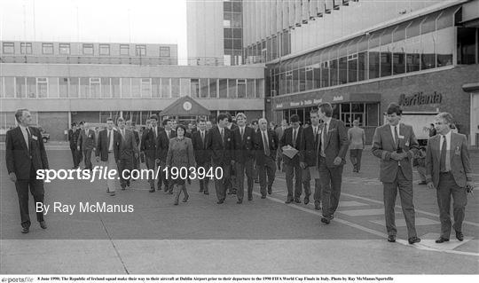 Republic of Ireland team depart for 1990 FIFA World Cup in Italy