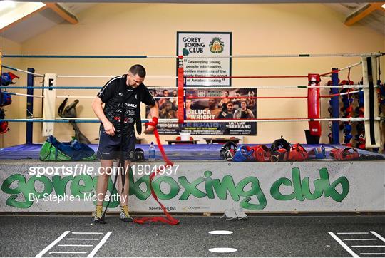 Boxer Niall Kennedy Feature