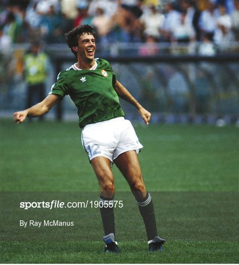 Republic of Ireland v Romania - FIFA World Cup 1990 Round of 16