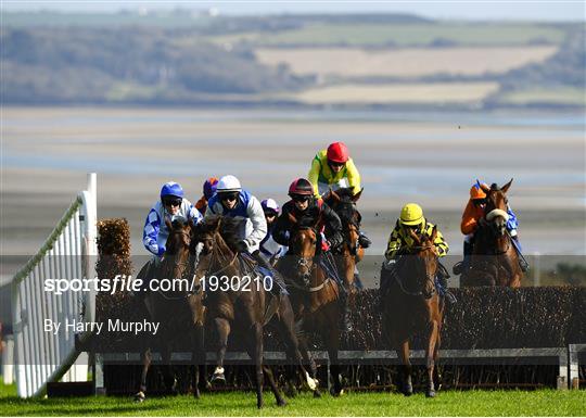 Horse Racing from Tramore