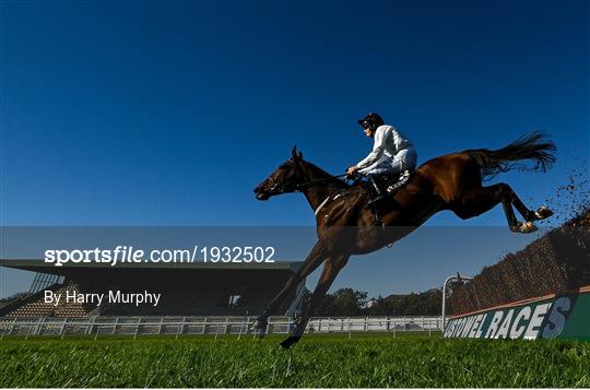 Horse Racing from Listowel