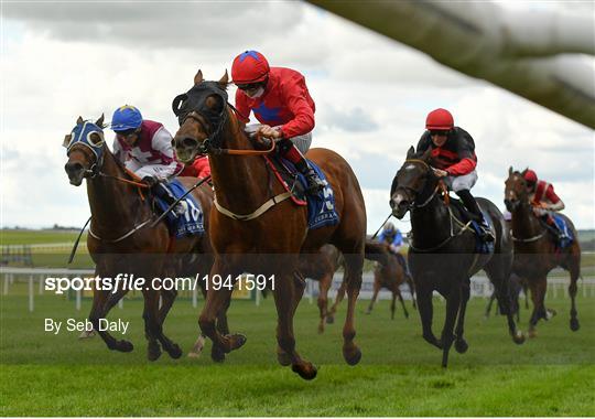 Horse Racing from The Curragh Horse Racing from The Curragh
