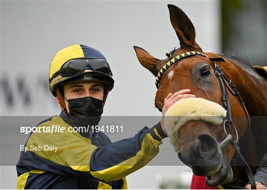 Horse Racing from Leopardstown