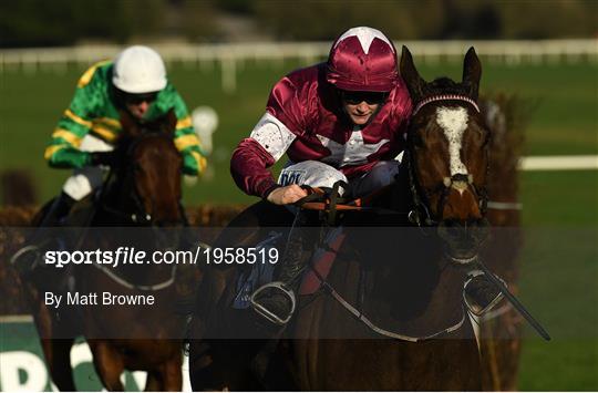 Horse Racing from Naas