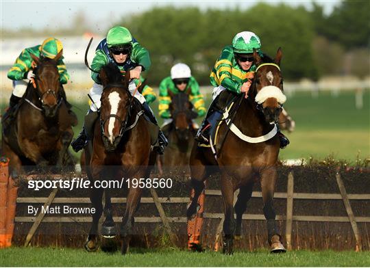 Horse Racing from Naas