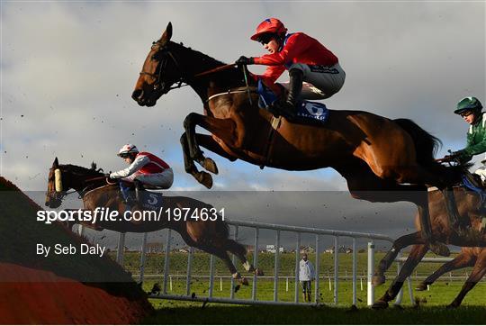 Horse Racing from Tramore