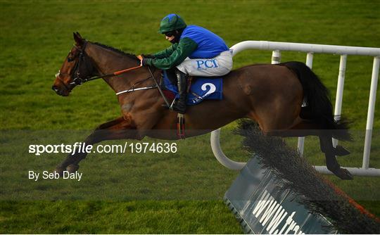 Horse Racing from Tramore