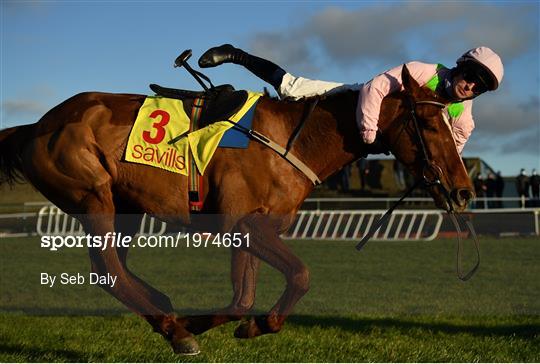 Horse Racing from Tramore