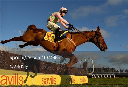 Horse Racing from Tramore