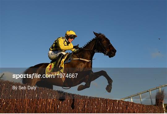 Horse Racing from Tramore