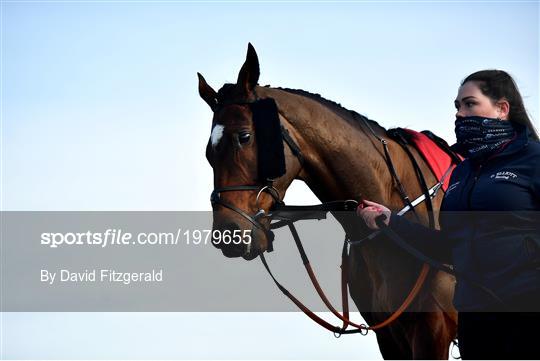 Horse Racing from Navan