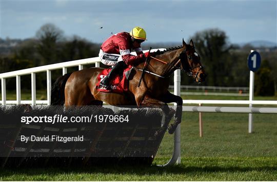 Horse Racing from Navan