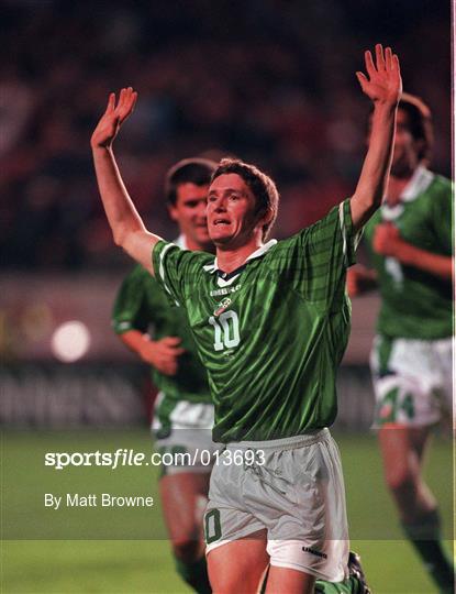 Republic of Ireland v Malta - UEFA EURO 2000 Group 8 Qualifier