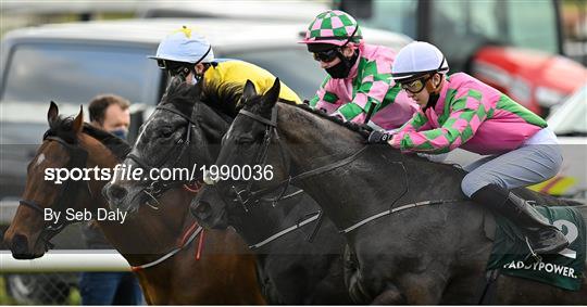 Horse Racing from The Curragh Horse Racing from The Curragh