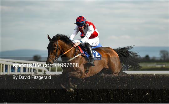 Horse Racing from Fairyhouse