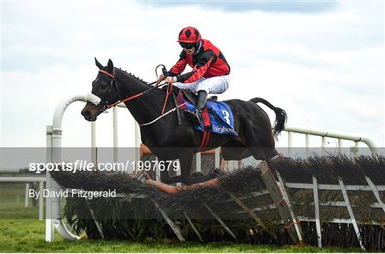 Horse Racing from Fairyhouse