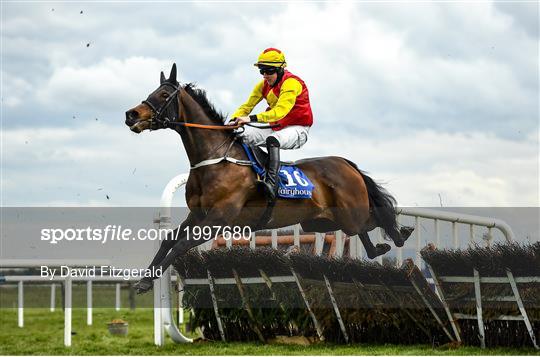 Horse Racing from Fairyhouse