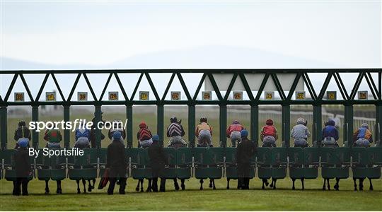 Horse Racing from The Curragh Horse Racing from The Curragh