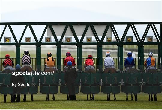 Horse Racing from The Curragh