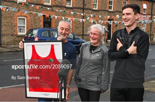 Harrington Family & Neighbours watch Olympic Games