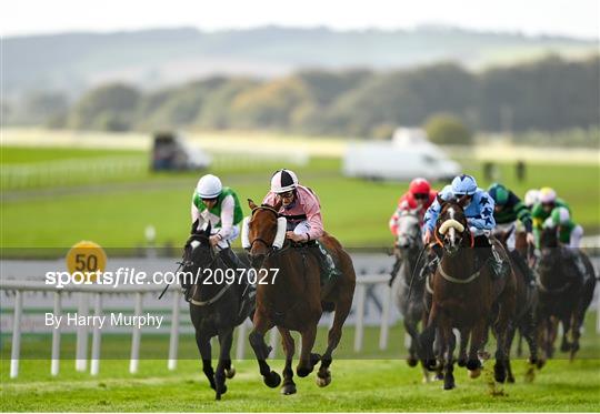 Horse Racing from The Curragh Horse Racing from The Curragh