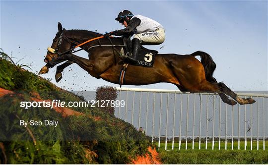 Horse Racing from Thurles