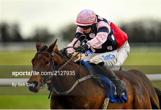 Horse Racing from Thurles