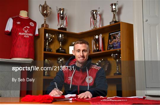 St Patrick's Athletic Unveil New Signing Eoin Doyle St Patrick's Athletic Unveil New Signing Eoin Doyle