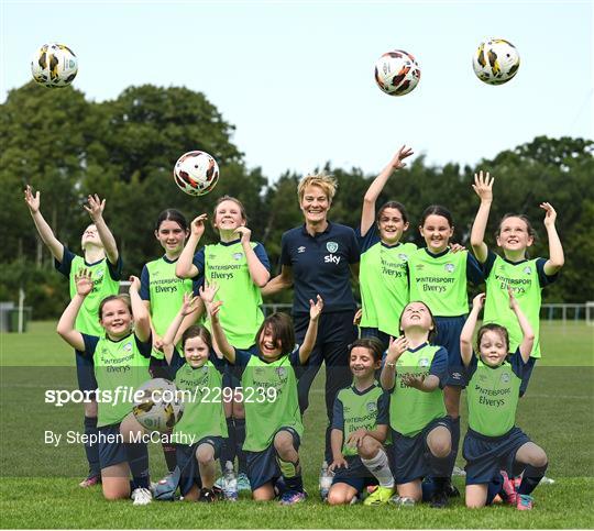 Sportsfile Republic Of Ireland Wnt Manager Vera Pauw Visits Intersport Elverys Fai Summer Soccer Schools Camp Photos Page 1