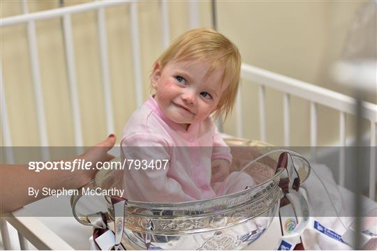 Victorious Galway Camogie Champions visit Our Lady's Children's Hospital, Crumlin