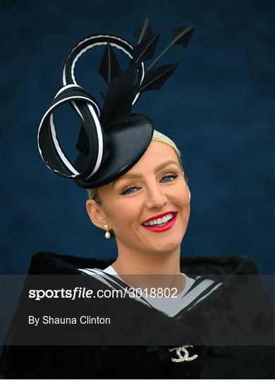 Horse Racing from Naas