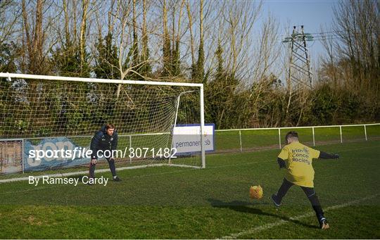 Paint the Town Yellow: Damien Duff and Oscar Walsh all in for Daffodil Day Paint the Town Yellow: Damien Duff and Oscar Walsh all in for Daffodil Day
