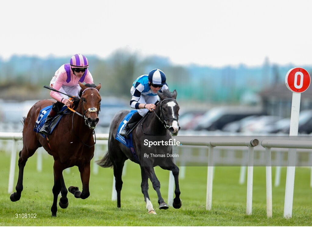 Sportsfile - Horse Racing from The Curragh - 3108102