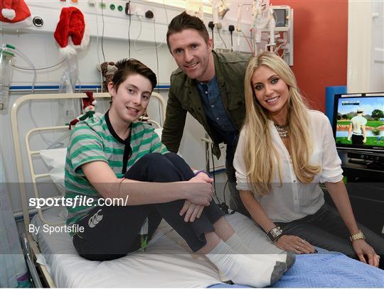 Robbie Keane visits Temple Street Children's University Hospital