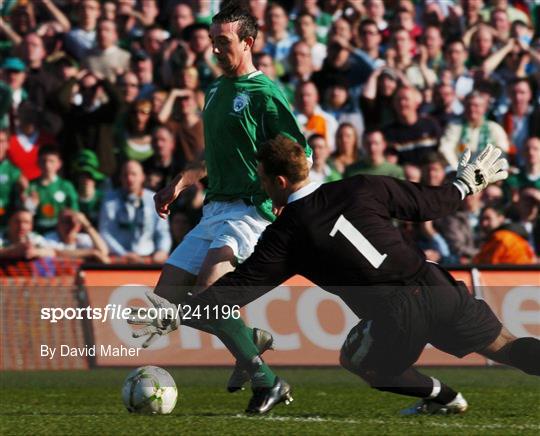 Republic of Ireland v Wales - 2008 European Championship Qualifier