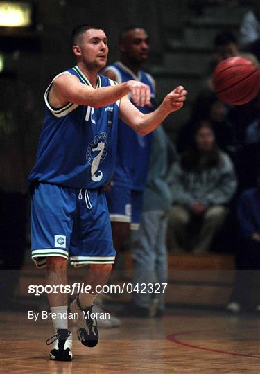 kobe wearing blue jersey