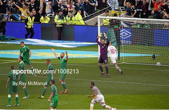 Republic of Ireland v Scotland - UEFA EURO 2016 Championship Qualifier - Group D Republic of Ireland v Scotland - UEFA EURO 2016 Championship Qualifier - Group D