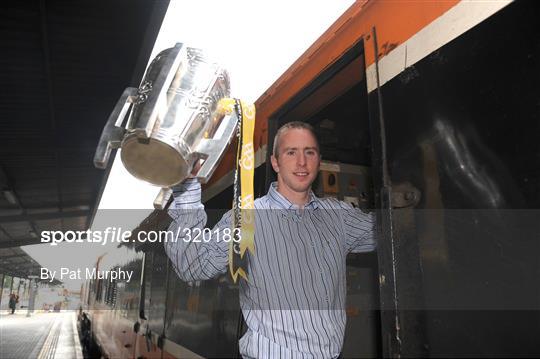 Kilkenny Team bring the Liam MacCarthy home