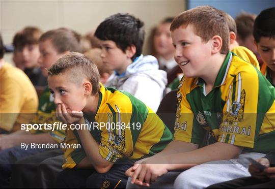 Kerry stars Kieran Donaghy and Darren O’Sullivan visit Holy Family National School Tralee