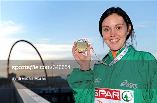 Mary Cullen wins bronze medal in the 3000m at the European Indoor Athletics Championships