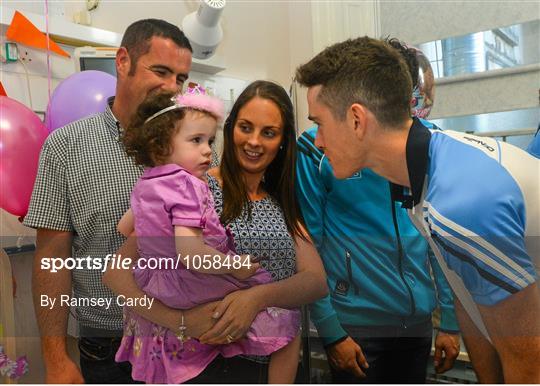 GAA Football All-Ireland Champions Dublin Visit Temple Street Children’s Hospital