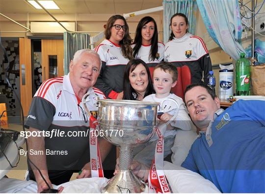 Victorious Cork Ladies Gaelic team visit Temple Street Hospital