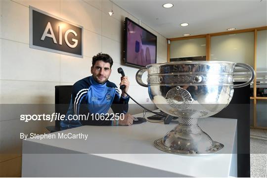 Sam Maguire visit to AIG offices with Dublin Team