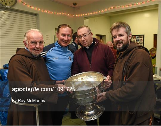 Dublin Footballers help out at Capuchin Day Centre