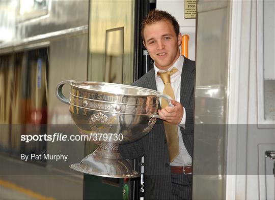 Kerry Team bring the Sam Maguire home