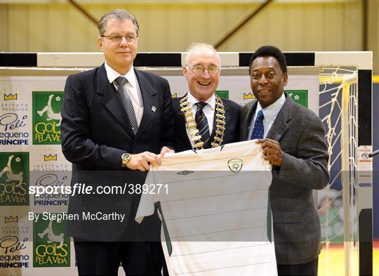 Pelé Visits Trinity Comprehensive School, Ballymun