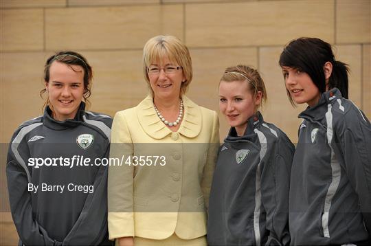 Minister for Tourism, Culture and Sport Mary Hanafin T.D., makes a visit to the Republic of Ireland Women’s U17 Squad ahead of their UEFA Championship Finals
