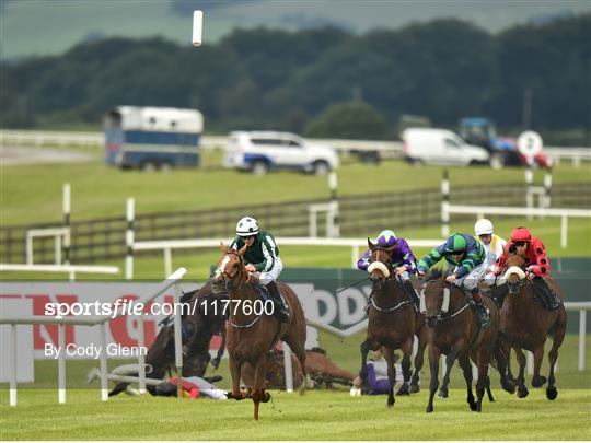 Horse Racing from the Curragh