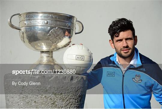 Sam Maguire and Dublin players visit AIG