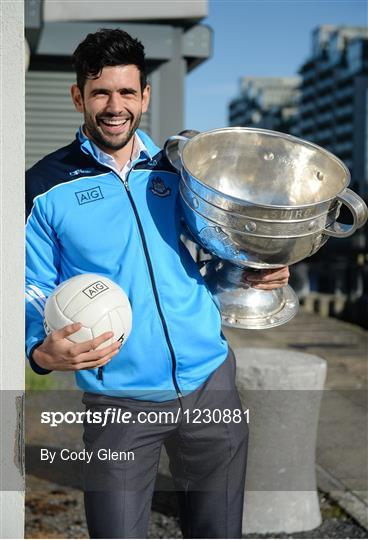 Sam Maguire and Dublin players visit AIG